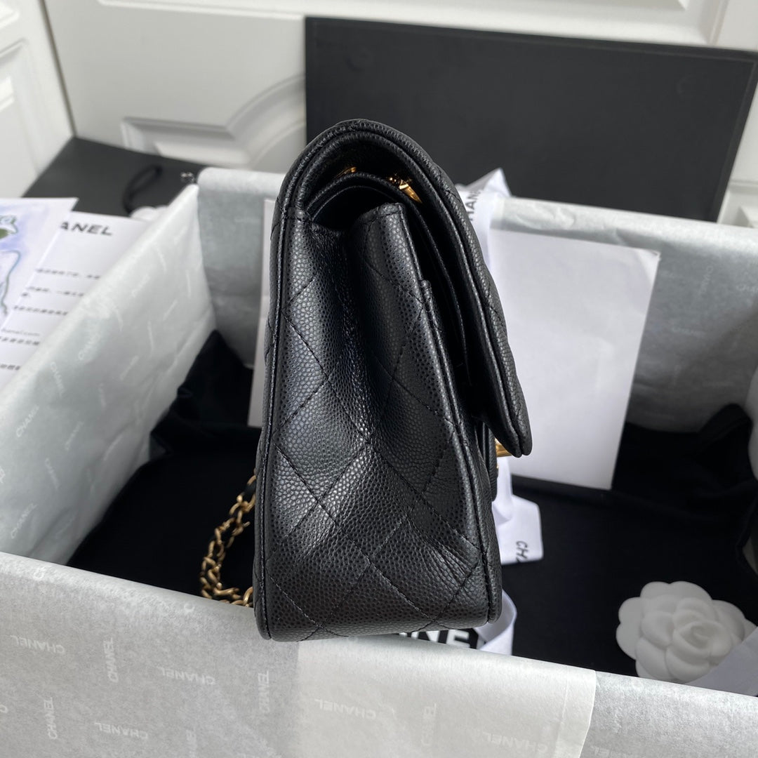 CHNL Classic Medium Flap Black/Gold Handbag