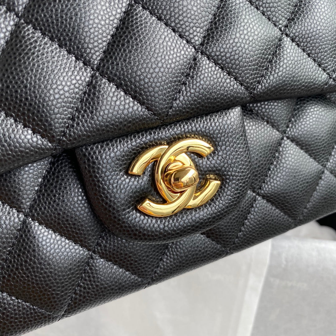 CHNL Classic Medium Flap Black/Gold Handbag
