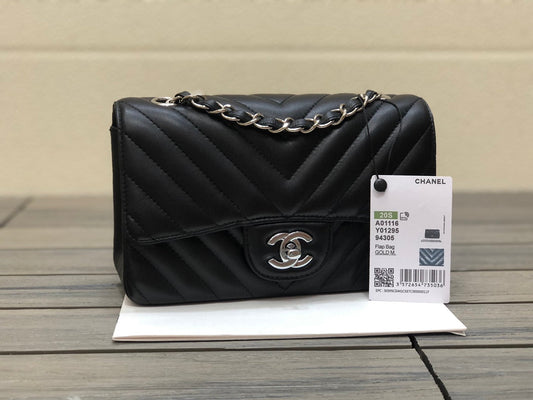 CHNL Classic Small Flap Silver Handbag